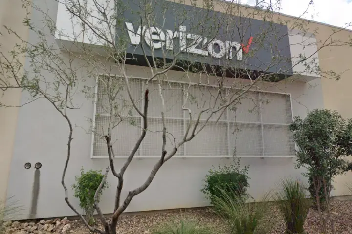 Houghton Town Center (Verizon)