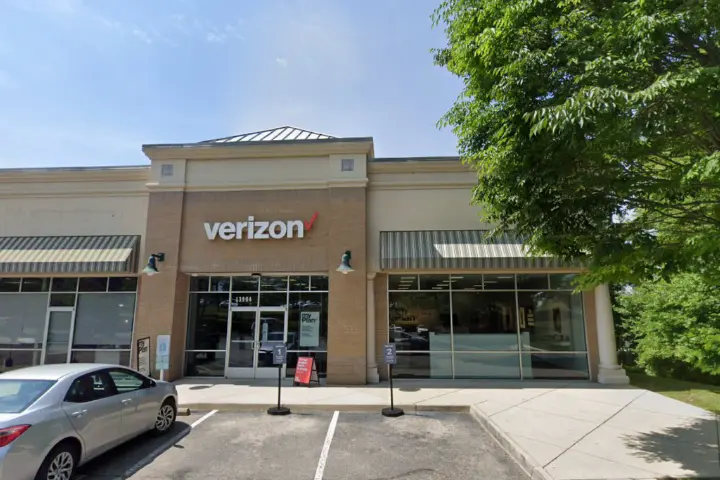 Hull Street Road (Verizon)