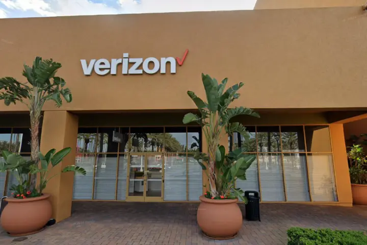 Irvine Marketplace (Verizon)