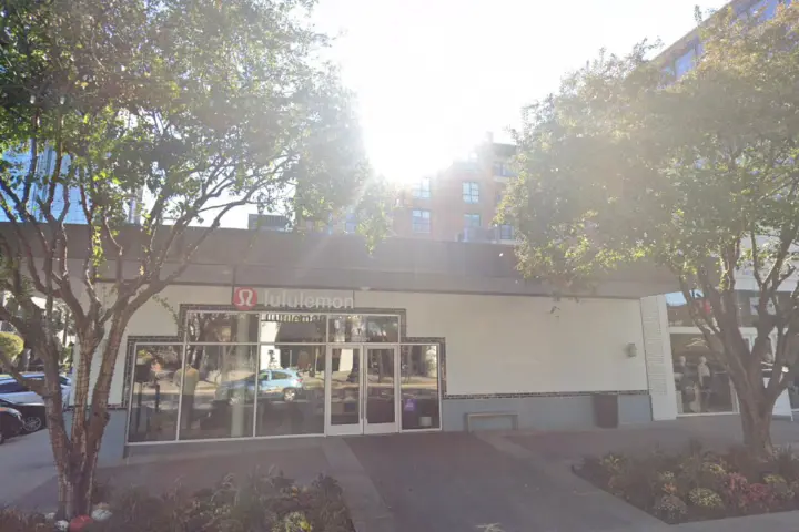 Knox St. (Verizon)
