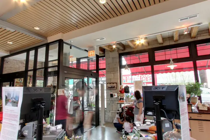 Mobile Generation Lincoln Square (Verizon) storefront