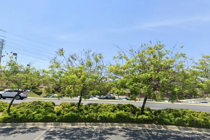 Montebello Town Ctr (Verizon)