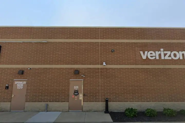New Lenox Town Center (Verizon)