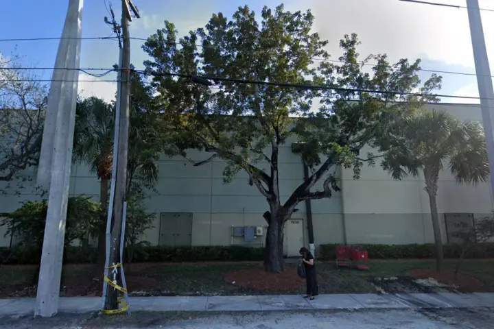 Pinecrest (Verizon)