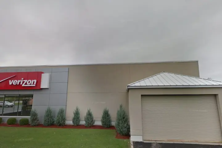 Quaker Crossing (Verizon)
