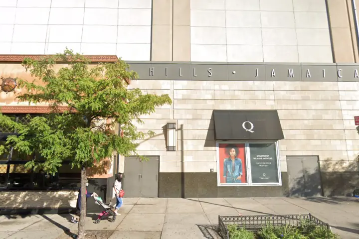 Queens Center (Verizon)