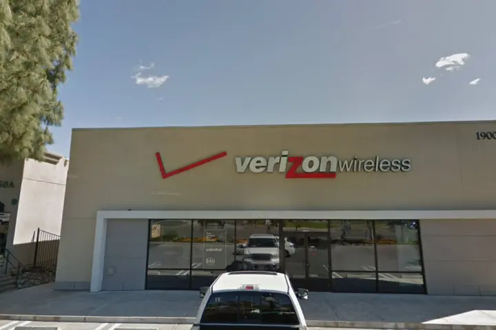 Roseville Douglas (Verizon)