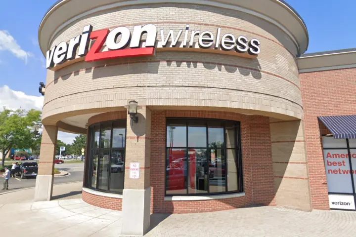 Roseville Gratiot Corridor (Verizon)
