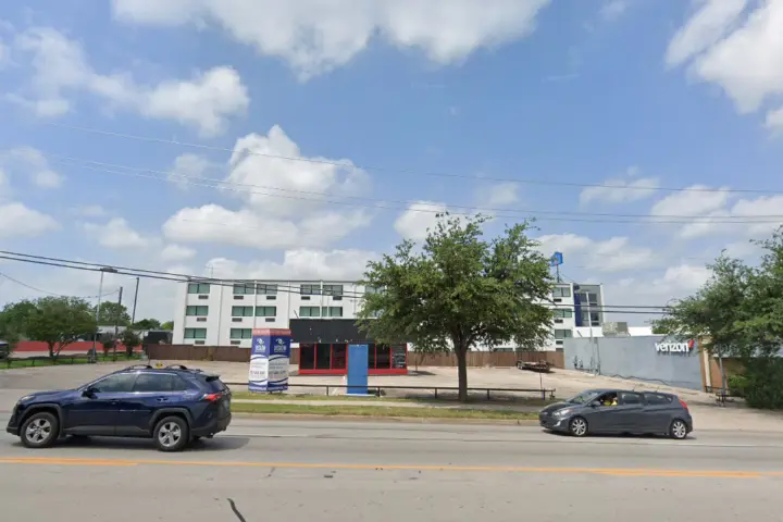 Russell Cellular Arlington N Collins Ave (Verizon)