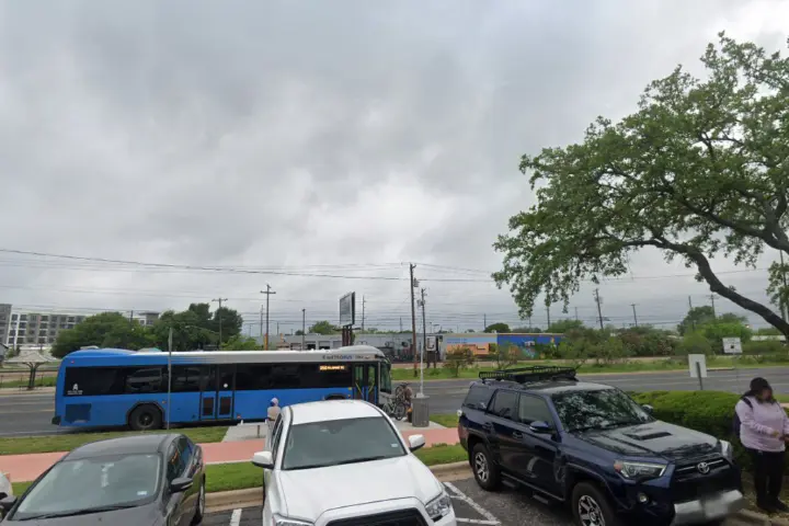 Russell Cellular Austin Airport Blvd (Verizon)