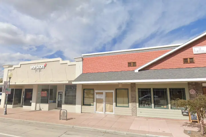 Russell Cellular Lander (Verizon)
