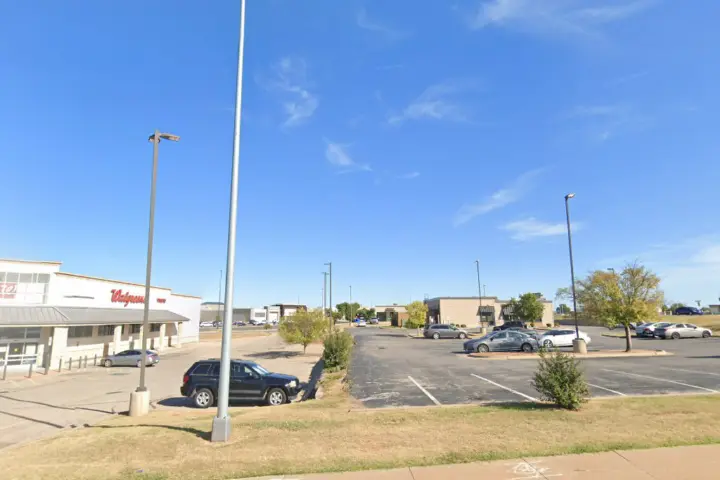 Russell Cellular Shawnee 4901 N Kickapoo Ave (Verizon)
