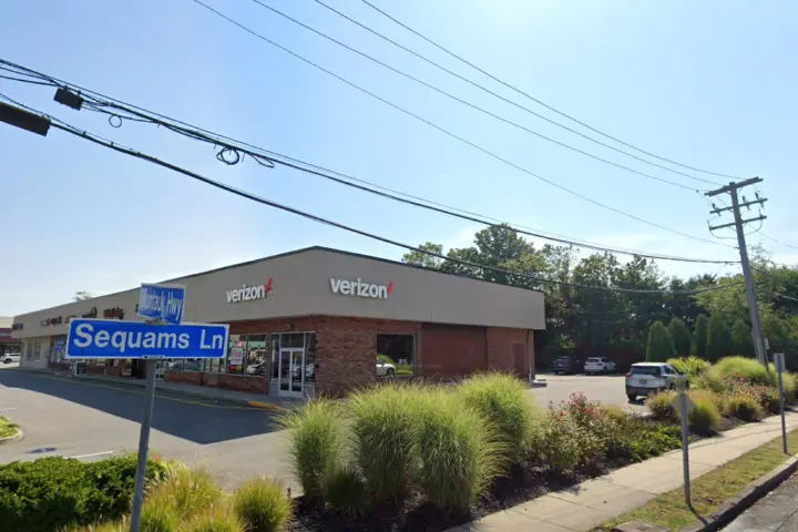 Russell Cellular West Islip (Verizon)
