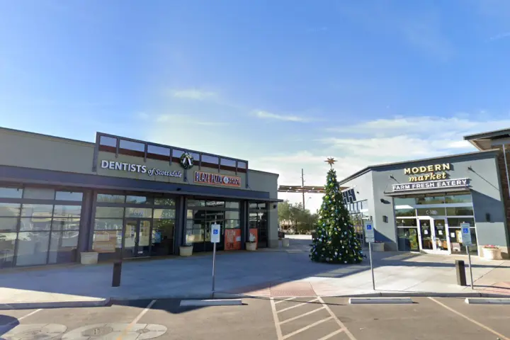 Scottsdale Promenade (Verizon)