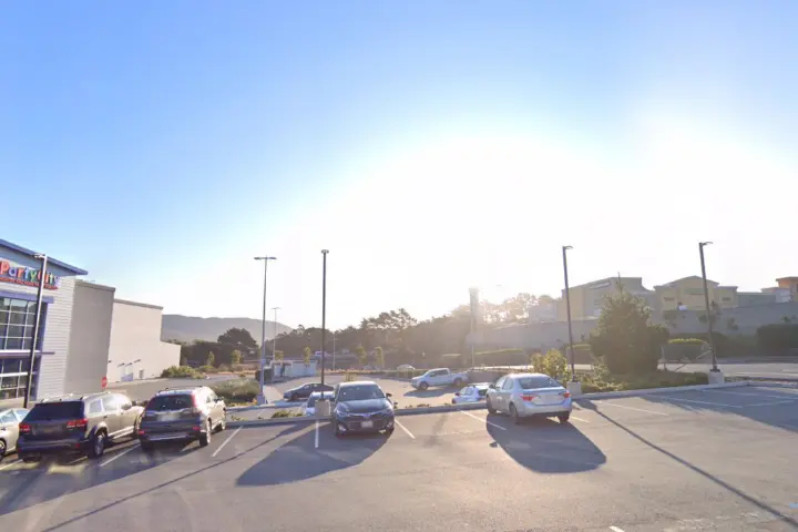 Serramonte Center (Verizon)