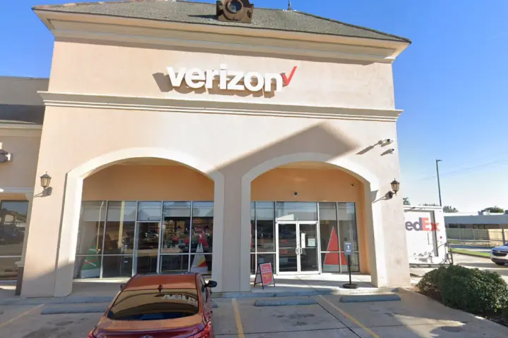 Siegen Lane (Verizon)