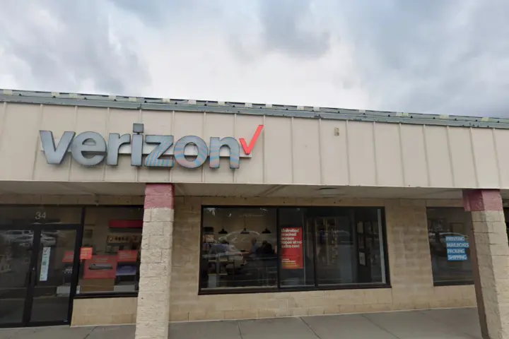 TCC Clinton Walmart Plz (Verizon)