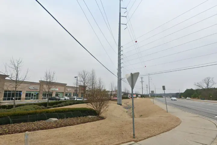 TCC Suwanee W Village Dr (Verizon)