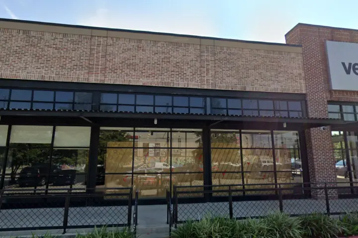The Heights (Verizon) storefront