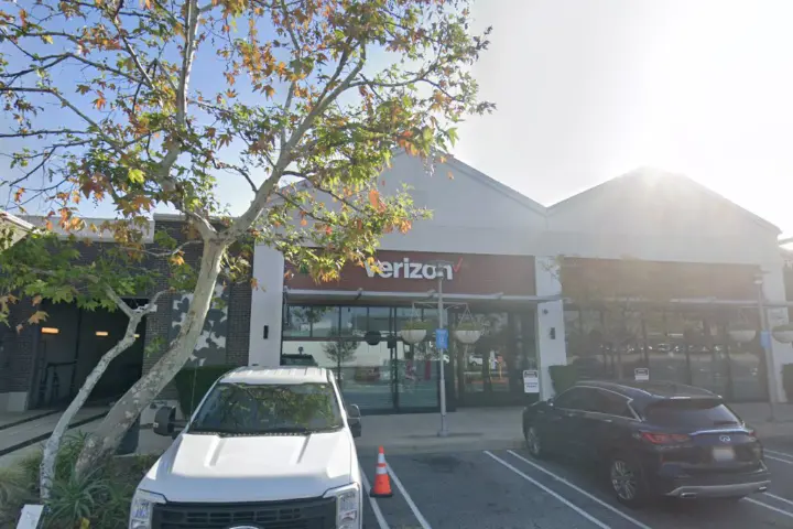 Topanga Village (Verizon)