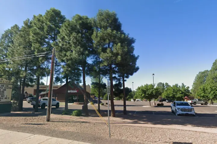 Victra Lakeside W White Mountain Blvd (Verizon)