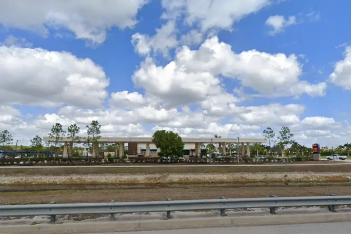 Victra Naples Immokalee Rd. (Verizon)