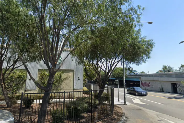 Victra Oakland E 9th (Verizon)