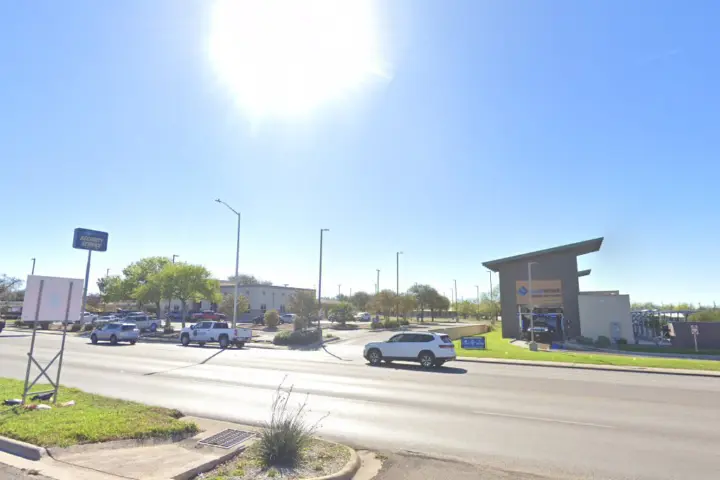 Your Wireless Uvalde (Verizon)