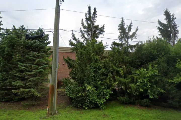 Xfinity – 10531 Highland Road Suite 100