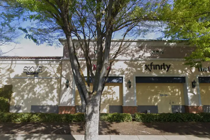 Xfinity – 10940 Trinity Parkway STE D
