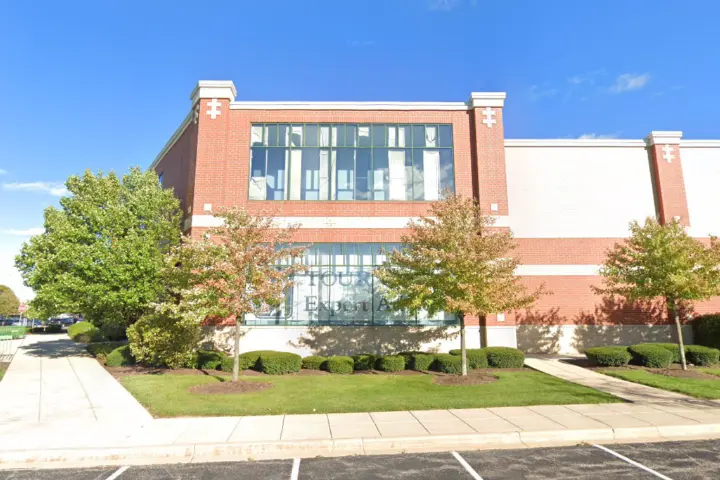 Xfinity – 1301 East Golf Road