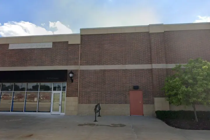 Xfinity – 1367 W Eight Mile Road