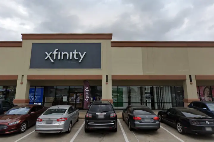 Xfinity – 13752 Northwest Fry