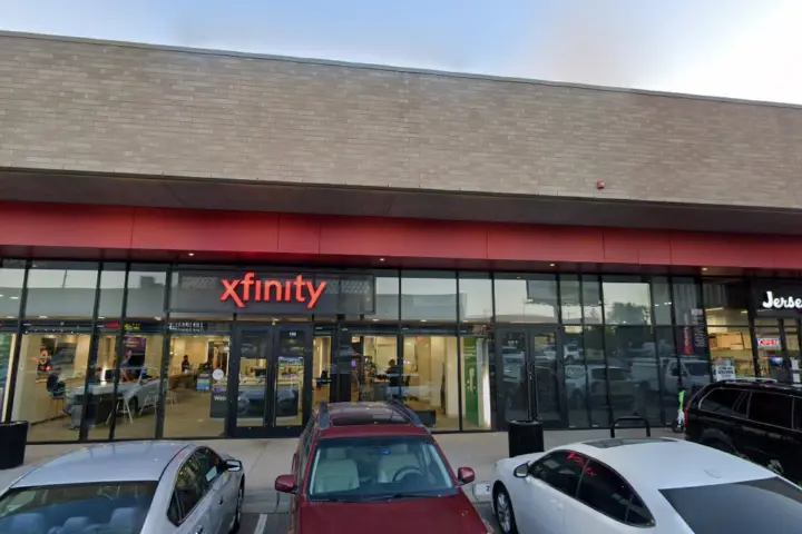 Xfinity – 1390 S. Colorado Blvd. Unit 180