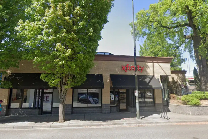 Xfinity – 1445 NE Weidler Street