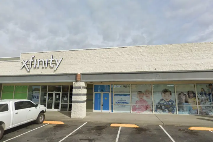 Xfinity – 151 Cascade Mall Dr Suite K01A