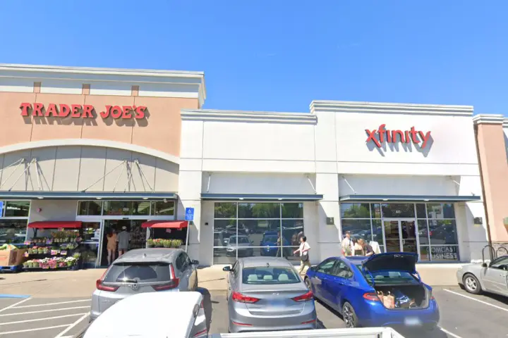 Xfinity – 1550 NW 9th Street Suite 104