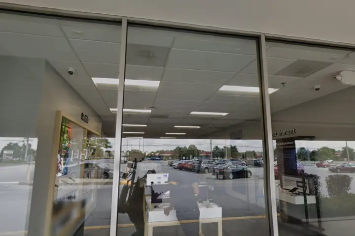 Xfinity – 15935 Harlem Ave