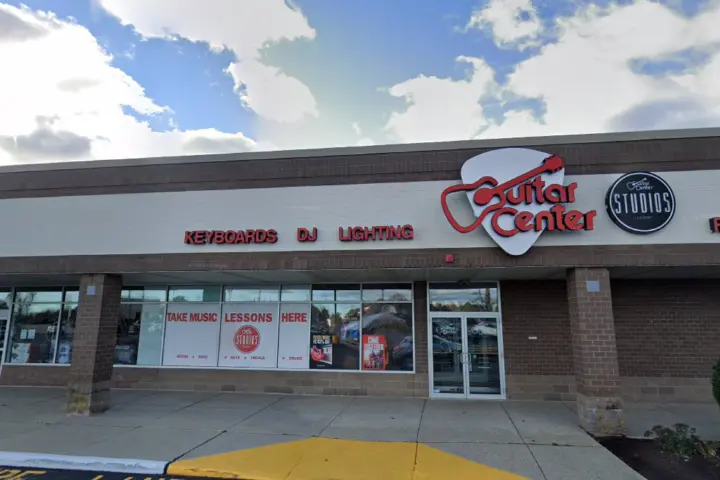 Xfinity – 1600 Woodbury Ave