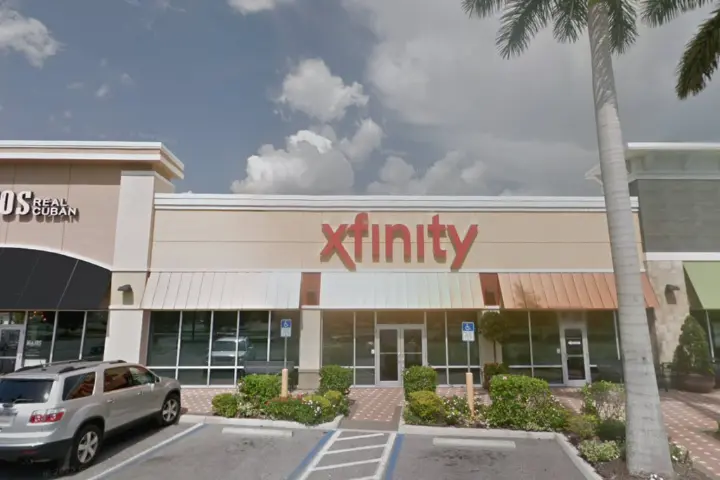 Xfinity – 1617 U.S. Hwy 41 By-Pass S