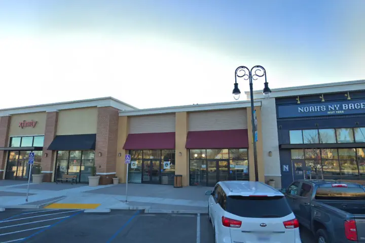 Xfinity – 1670 E. Monte Vista Ave Suite 101