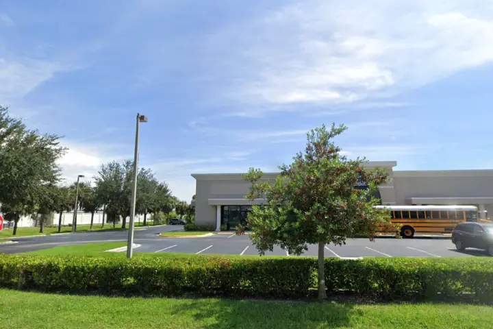 Xfinity – 17901 Summerlin Road Suite D