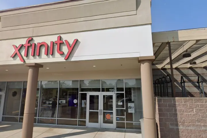 Xfinity – 1995 NW 185th Avenue