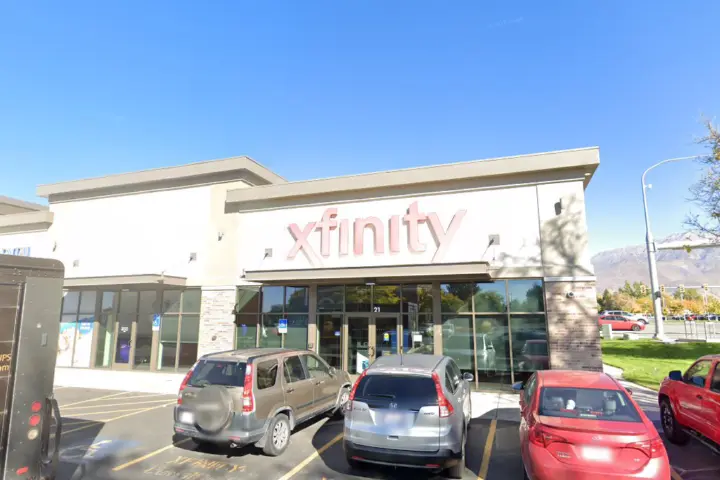 Xfinity – 21 W University Pkwy