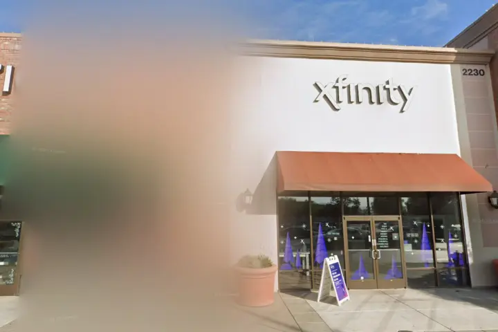 Xfinity – 2232 Daniels St