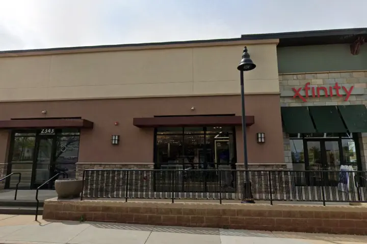 Xfinity – 2343 Prairie Center Parkway
