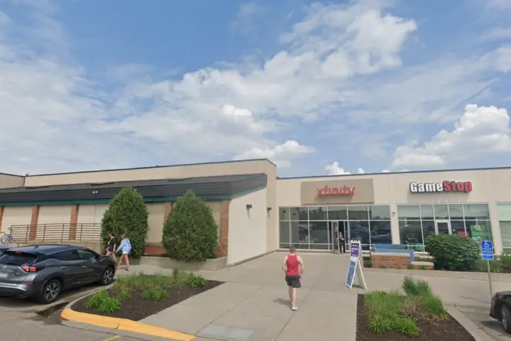Xfinity – 2480 Fairview Avenue, Suite 125