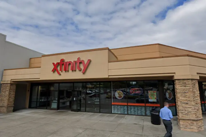 Xfinity – 2915 Harrison Ave. NW Ste. 200