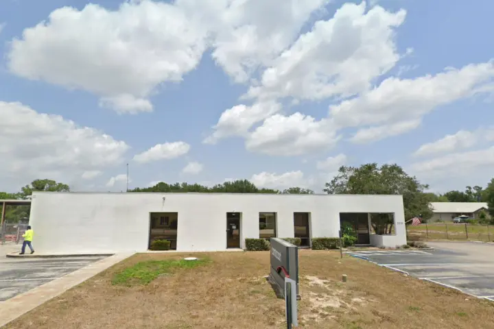 Xfinity – 3010 Herring Ave