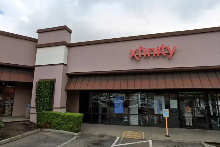 Xfinity – 3105 Alderwood Mall Boulevard, Suite Q